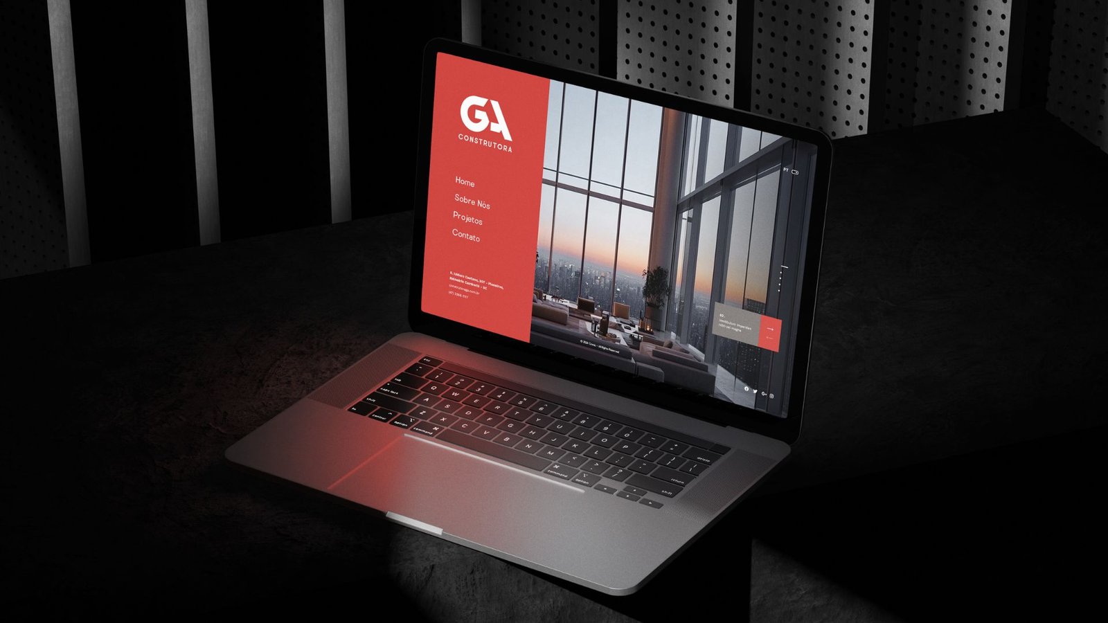 Mockup do estudo de website da GA Construtora em um notebook